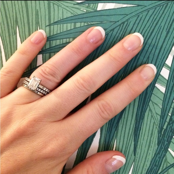 Color Street: Meet Me in Paris | White French Tips Classic Minimalist Neutral - Picture 7 of 12